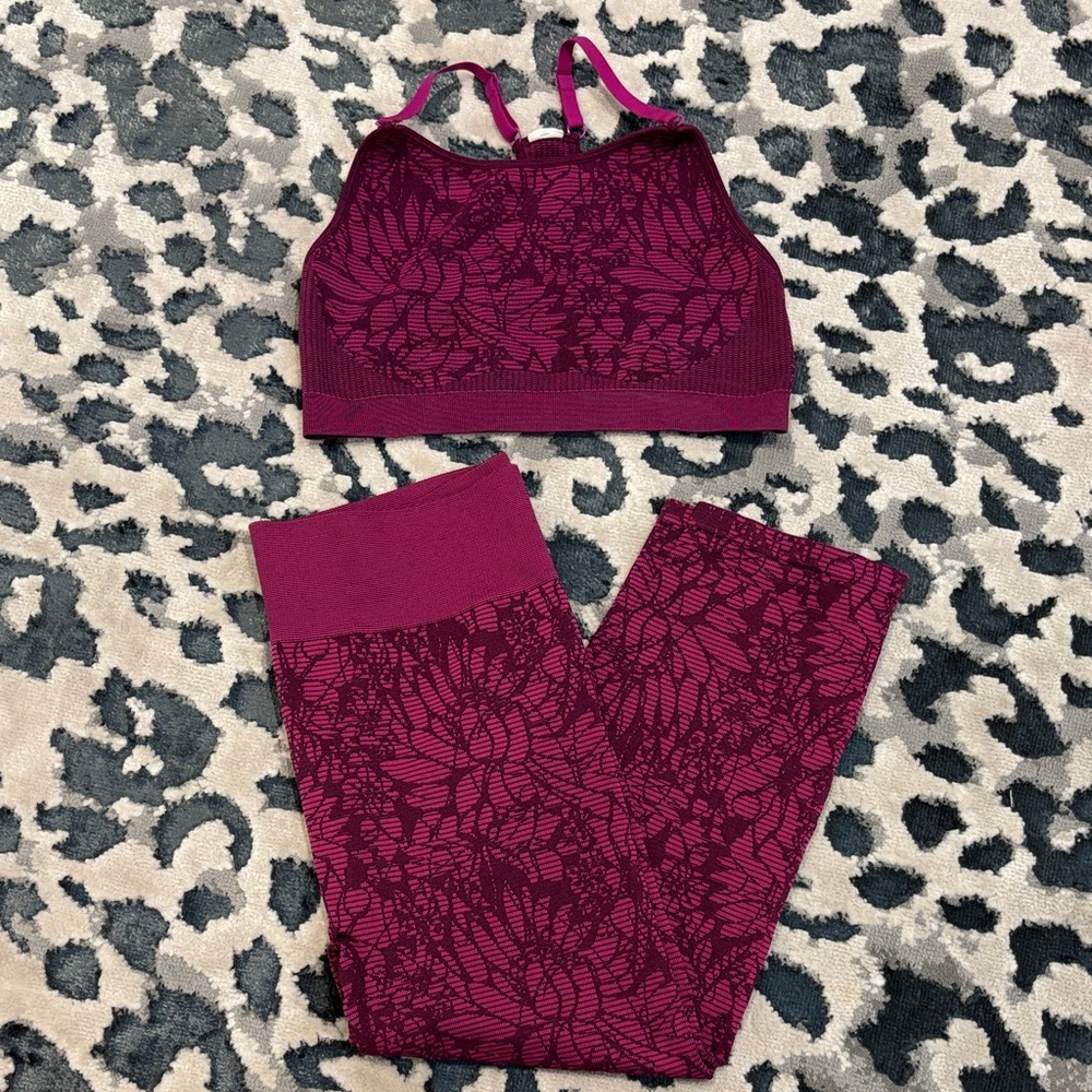 Fabletics Fuschia Set